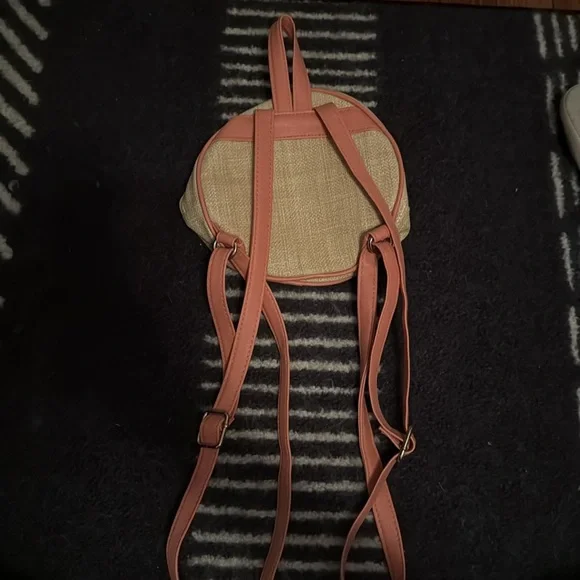 Flamingo Backpack - Picture 3 of 5